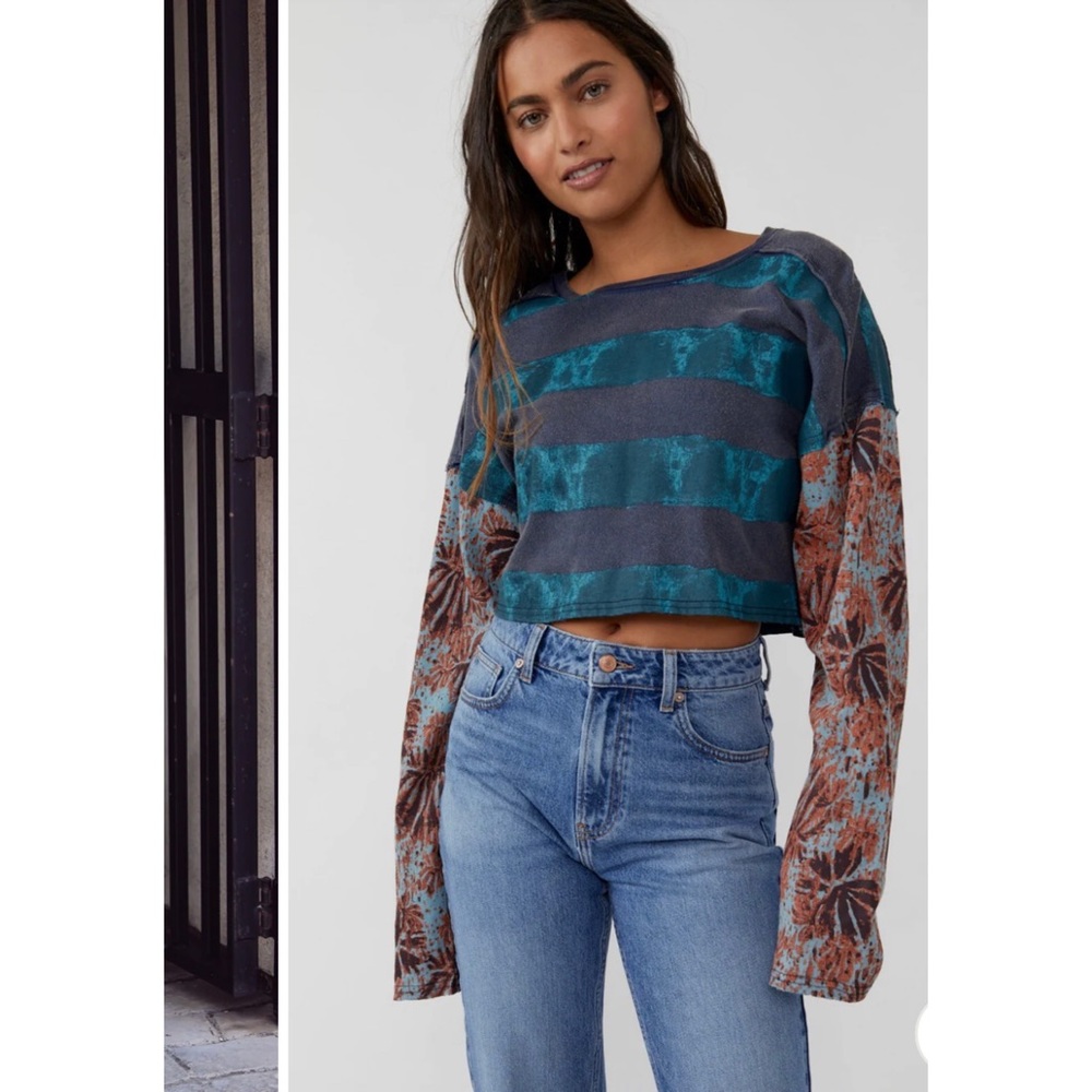 Free People We the Free NWT (medium) JAMIE TEE - INDIGO COMBO